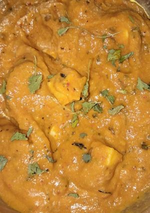 A picture of Panner Makhni.