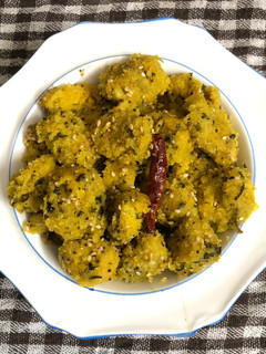 દુધી મેથી ના મુઠીયા (Dudhi Methi Muthia Recipe In Gujarati) રેસીપી મુખ્ય ફોટો