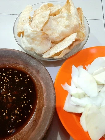 Cara Gampang Membuat Resep Rujak Petis Madura yang Lezat Sekali Anti Ribet, Bikin Ngiler