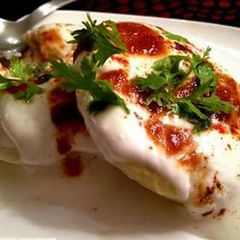 A picture of Dahi bhalla.