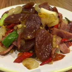 Lapciong dan ham babi tumis bawang রেসিপির প্রধান ছবি