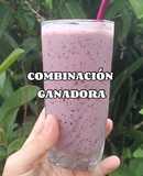 Batido de arándanos, pasas, ciruela y leche en polvo
