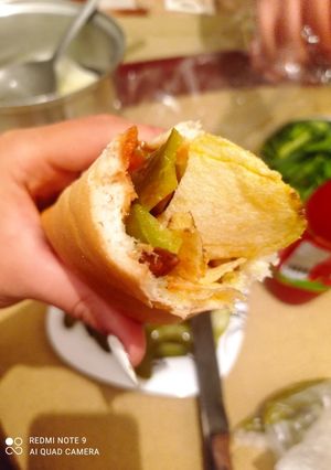 عکسی از دستور ساندویچ سوسیس و سیب زمینی 😋