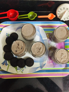 ઓરીયો શેક (Oreo Shake Recipe In Gujarati) રેસીપી મુખ્ય ફોટો