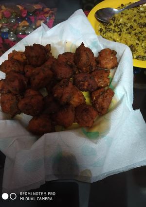 Moong daal ke pakode रेसिपी मुख्य फोटो