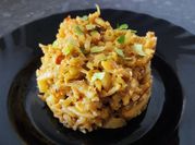 Una foto de bacalao con cebolla freidora de aire
