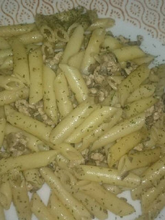 Una foto de Macarrones con chanpiñones y pollo