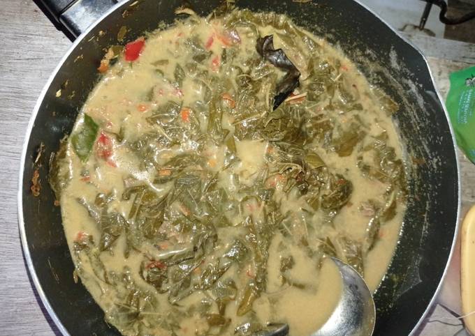 Cara Gampang Membuat Gule daun singkong, Bisa Manjain Lidah