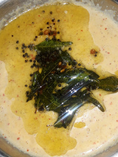 தேங்கா மிளகாய் சட்னி (chilli) (Thenkaai milakaai chutney recipe in tamil) செய்முறை முக்கிய புகைப்படம்