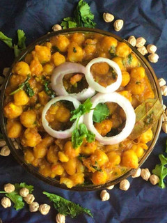 પંજાબી છોલે (Punjabi chhole recipe in gujarati) રેસીપી મુખ્ય ફોટો