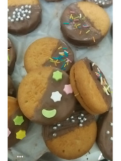 A picture of Choco jam cookies.