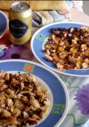 Una foto de Pulpo a la gallega y pulpo al ajillo