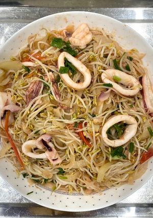 Hình của món Mực xào hành giá.