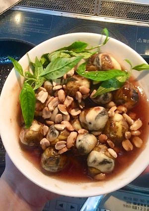 Hình của món Cút lộn xào mê ly.