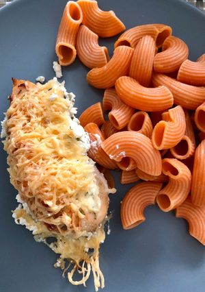Bazsalikomos-ricottás csirkemell recept fotója