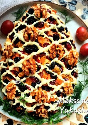 A picture of Salad "Dragon egg".