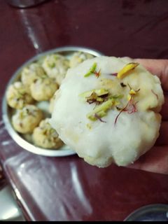 કેસર પિસ્તા માવા ઘારી રેસીપી મુખ્ય ફોટો