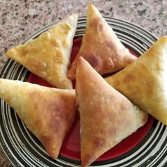 Beef samosas #weeklyjikonichallenge A picture of Beef samosas #weeklyjikonichallenge.