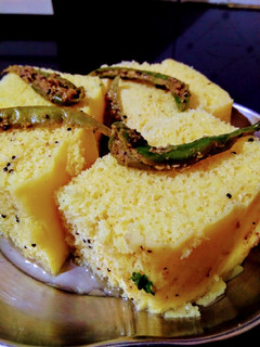 खमण ढोकला (khaman dhokla recipe in Hindi) रेसिपी मुख्य फोटो