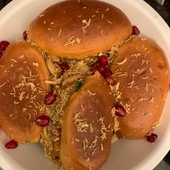 A picture of Dabeli.