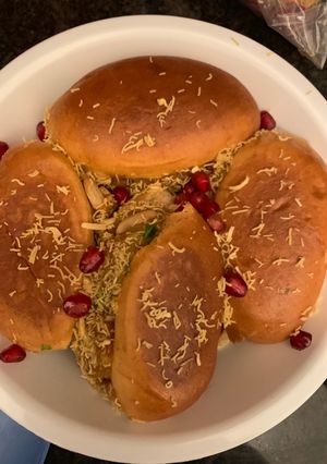 A picture of Dabeli.