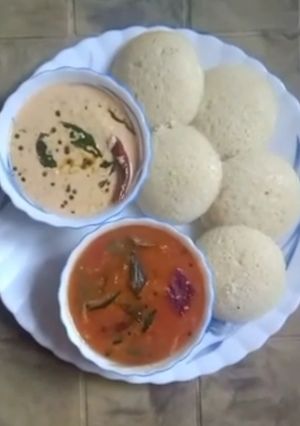सूजी इडली (Suji idli recipe in hindi) रेसिपी मुख्य फोटो