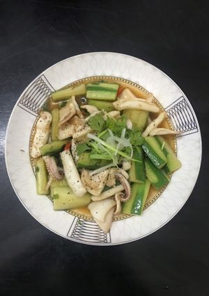 Hình của món Mực tươi xào dưa leo.