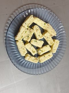 कोकोनट बर्फी (coconut burfi recipe in Hindi) रेसिपी मुख्य फोटो