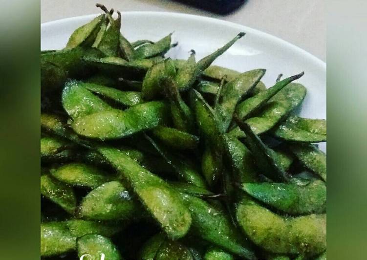 Resep: LezatEdamame panggang minyak wijen