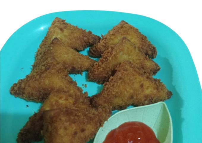 Ini dia! Bagaimana cara memasak Kanape (Roti goreng isi rougut)  sedap