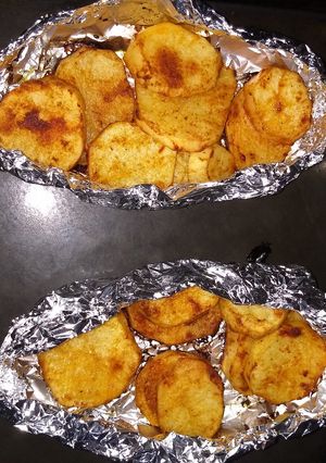 Una foto de Cazuelas de papas al pimentón 😋tipo españolas con crema o sin