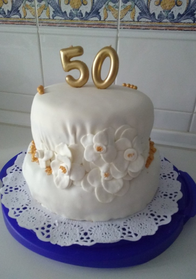 Una foto de Tarta para bodas de oro
