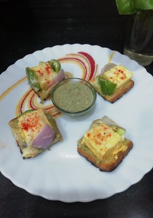 A picture of Paneer Tikka Multigrain Open Bread Sandwich.