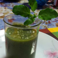 A picture of Basil chutney.