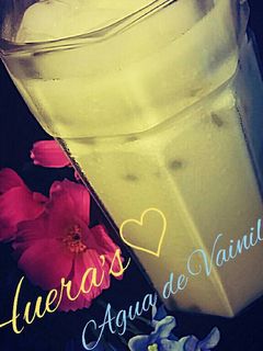 Una foto de HU3RAz♡ Agua Fresca de Vainilla