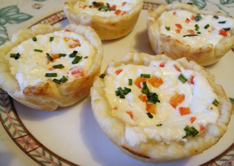 Recipe of Speedy Goat&#39;s cheese and pepper tarts