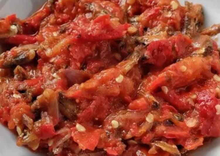 Sambalado uwok Padang (rebus) teri tawar