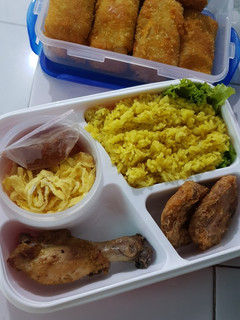 Foto resep Bekal Suami Nasi Kuning Ricecooker