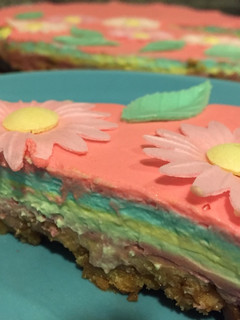 Una foto de Tarta de queso 'Arcoiris' muy fácil y rápida