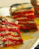 Milhojas de "xoubas"-sardinillas-  y pimientos de piquillo