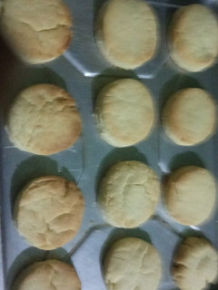 பட்டர் பிஸ்கட் (Butter biscuit recipe in tamil) செய்முறை முக்கிய புகைப்படம்