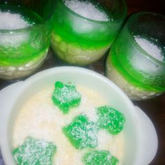 A picture of 3 colours custard.