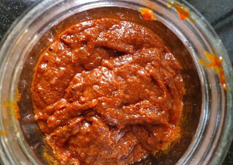 Steps to Make Favorite Tomato red chilli chutney