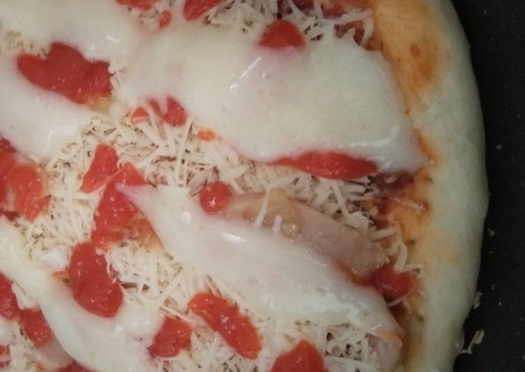 Cara Gampang Membuat Pizza Teflon Praktis, Menggugah Selera