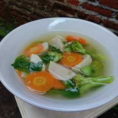A picture of Sup bakso brokoli.