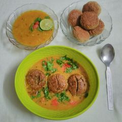 A picture of Bafla Bati and dal.