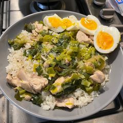 A picture of Chicken and Spring Onion Zōsui (Japanese Rice Porridge).