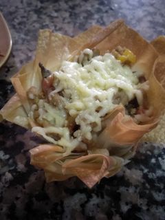 Una foto de Pastelitos salados de masa filo