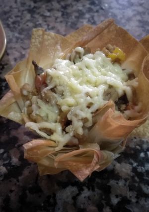 Una foto de Pastelitos salados de masa filo
