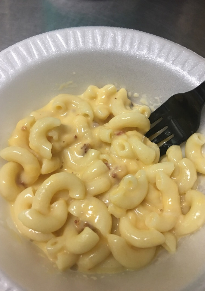 A picture of Bacon Mac and cheese.